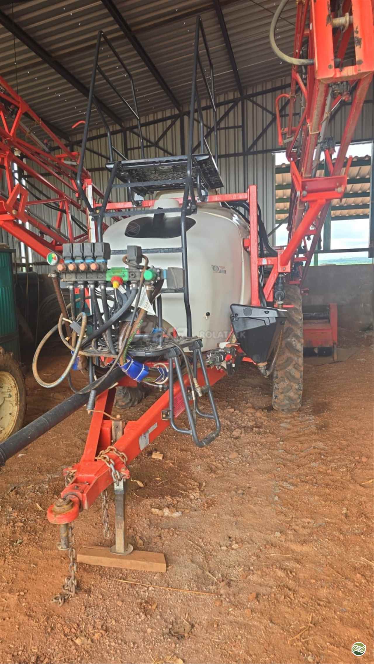 PULVERIZADOR KUHN RANGER 3000 Arrasto Rolatrek Implementos Agrícolas - Stara CASTRO PARANÁ PR